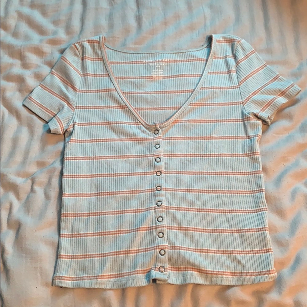 v-neck button up top